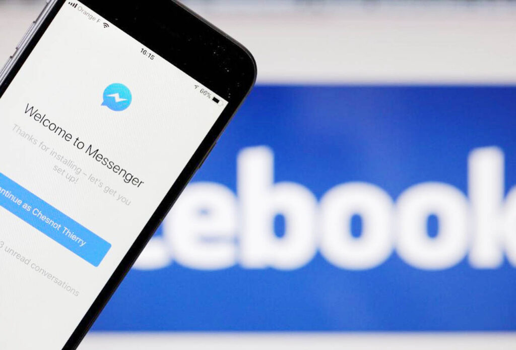 How to delete old photos in Messenger conversation